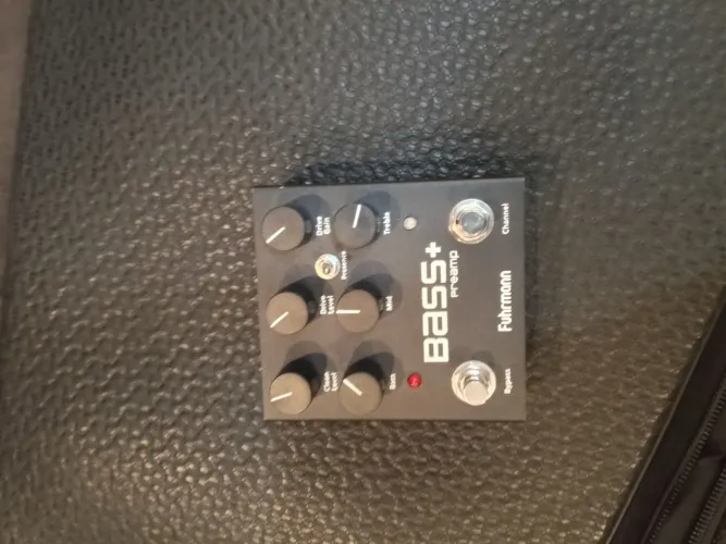Pedal Bass+ Preamp Fuhrmann + fonte.