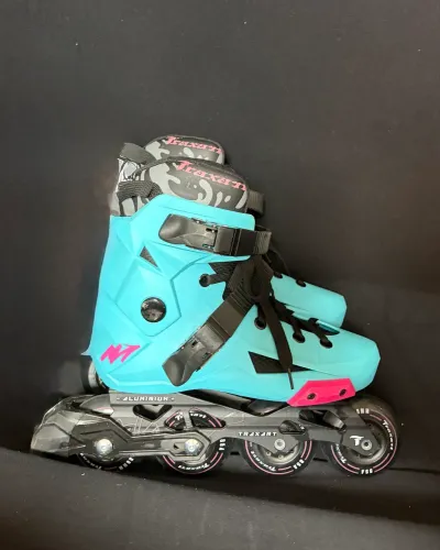 PATINS REVOLT AZUL - 80MM ABEC-9 SEMINOVO