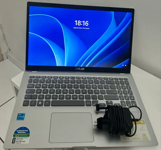 Notebook Asus VivoBook i3 11ª geração SSD 256gb impecável novo todo original.