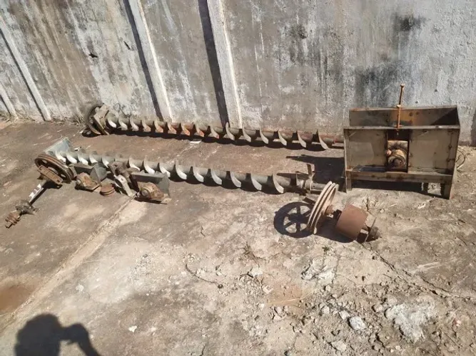 Rosca sem fim industrial com mancal e polia