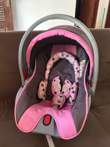 Bebê conforto menina