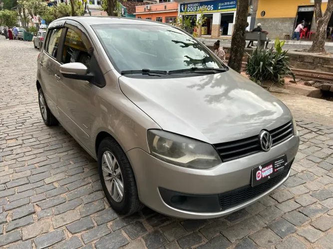 Volkswagen Fox 1.0 MI Total Flex 8V 5P 2013