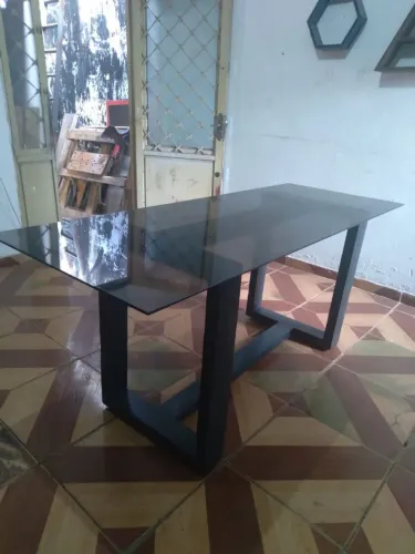 MESA DE JANTAR DE VIDRO COM 4 CADEIRAS
