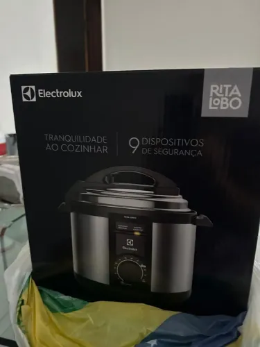 Panela de Pressão Elétrica Electrolux Rita Lobo PCE20 Inox - NOVA NA CAIXA