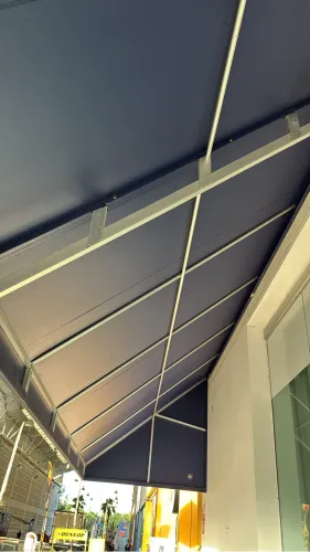 Toldo para frente de loja
