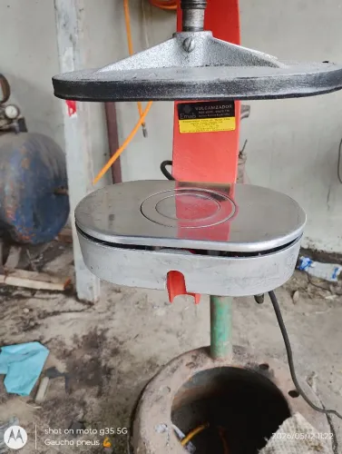 Máquina de vulcanizar câmeras de ar