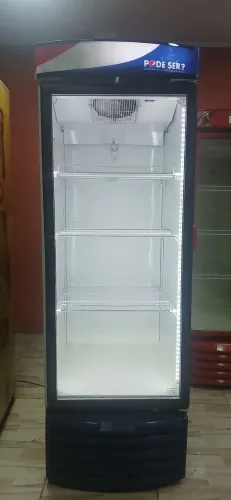 Expositor Pepsi gelando muito bem