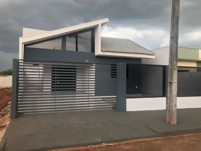 Casa completa com Suite + Energia Solar em Jaguapitã