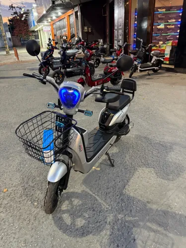 Scooter Elétrica Vitte prata 500w