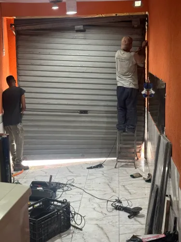 Porta de aço comércio  2,44 x 2,60