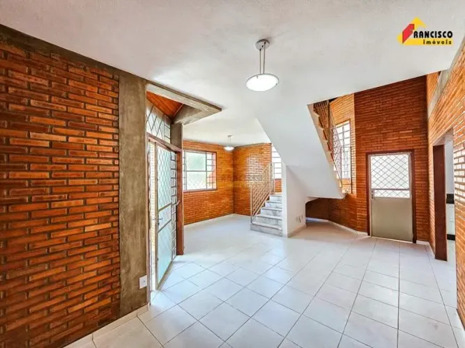 Casa à venda, 3 quartos, 1 suíte, 2 vagas, Esplanada - Divinópolis/MG
