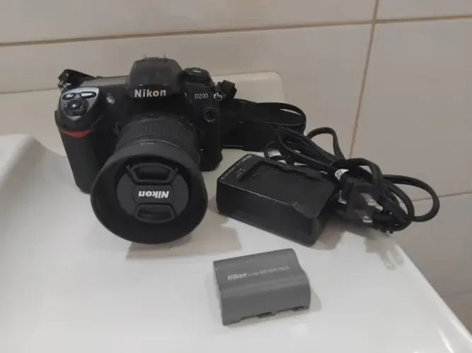 Camera DSLR Nikon D200