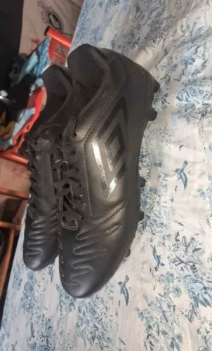 VENDO: ESSA CHUTEIRA DE CAMPO TAMANHO:39