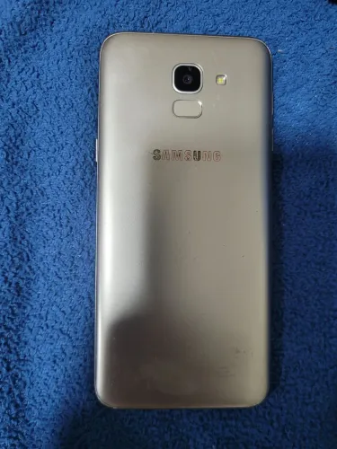 J 6 32 GB