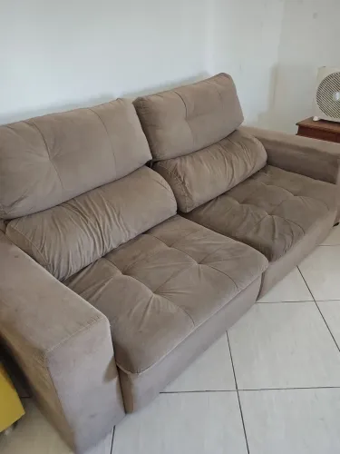 Sofa com chaise retrátil