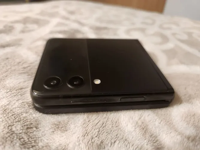 Samsung Galaxy Z Flip3 para Retirada de Peças / Placa Funcionando