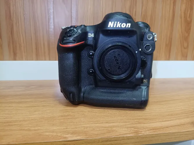 Nikon d4