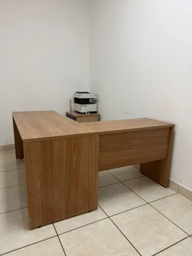 MESA ESCRITÓRIO EM L