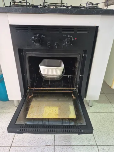 Forno embutido