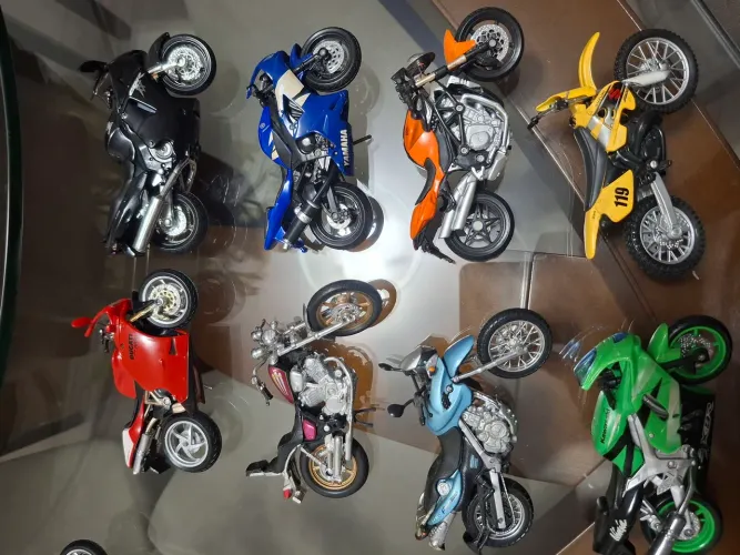 Miniaturas de motos (unidade)