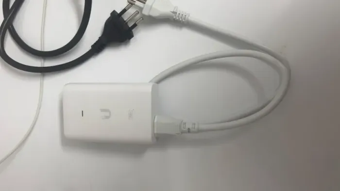 Lote com 2 Injetores PoE - Ubiquiti 24V Gigabit + Fonte PoE LAN