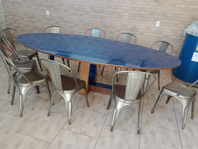 Mesa oval 2.60 x1.30 com 10 cadeiras 
