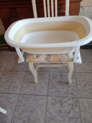 Banheira retrátil infantil.