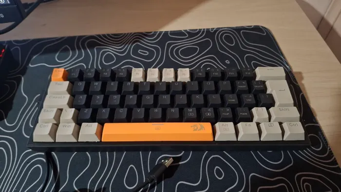 Teclado Gamer 70%
