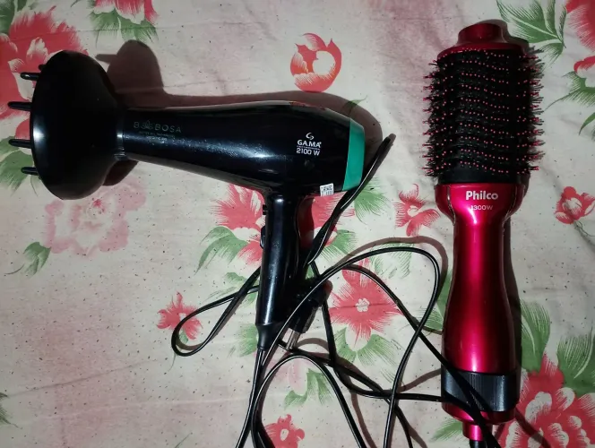 Vende-se secador e escova elétrica