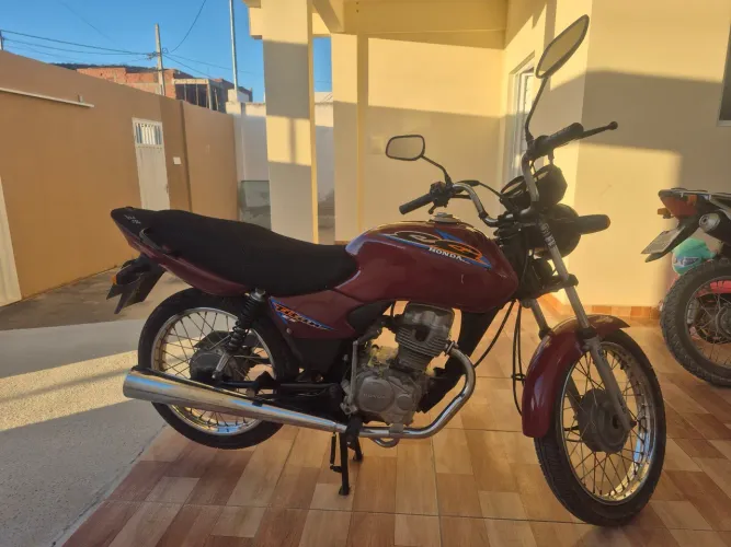 Honda CG 125 Titan KS 2000 - Pintura Nova, 2 Pneus Novos e Revisada.