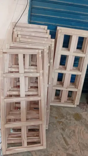 Janela de madeira para receber vidro