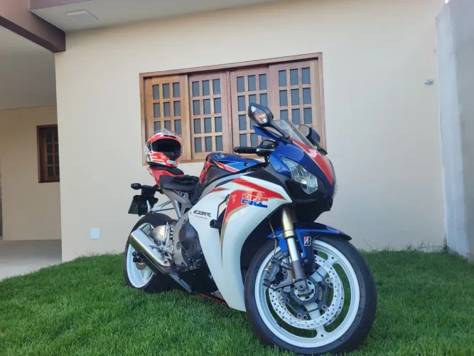 Cbr 1000rr fireblade HRC 2011