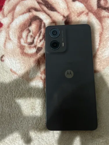 Vendo moto g 24, ele está em perfeito estado só tem alguns leves ricos na tela