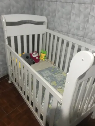 Vende se berço , novo usado duas vezes apenas