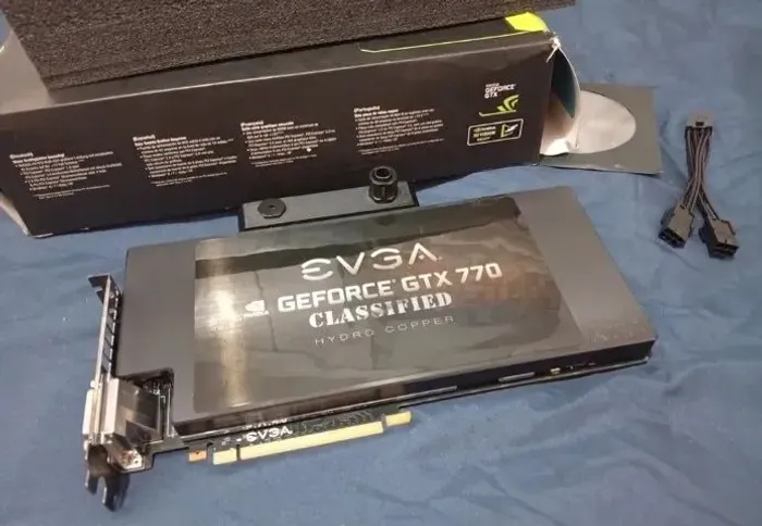Placa de vídeo Geforce gtx 770 Classified Hydro Cooper + acessórios