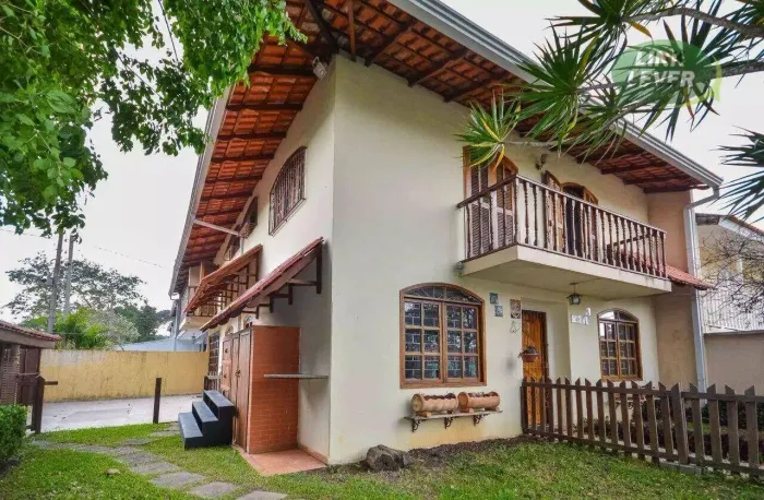 Sobrado com 3 dormitórios à venda, 163 m² por R$ 898.000,00 - Bacacheri - Curitiba/PR