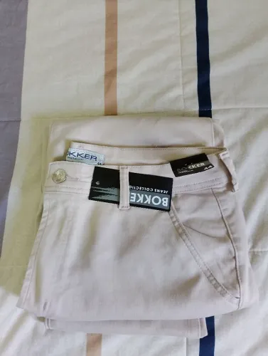 Vendo calça sarja nova 