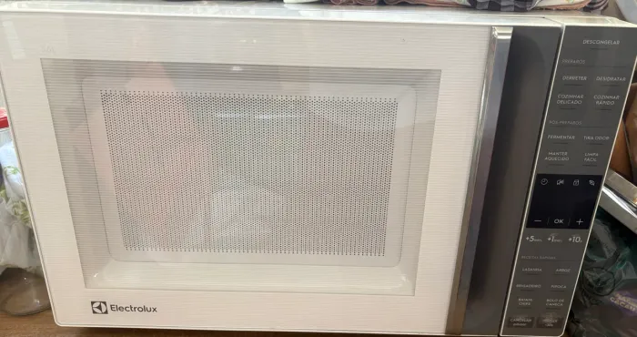 O Micro-ondas Electrolux 36 L Touch 