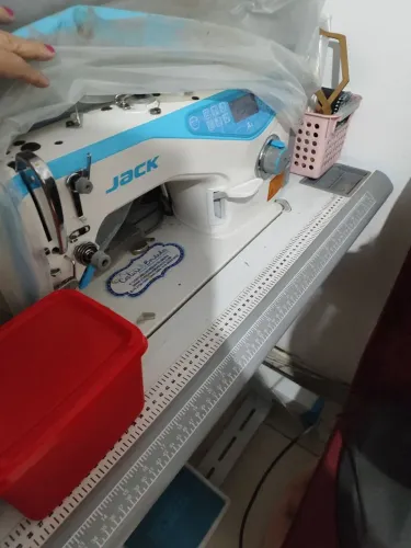 Máquina de costura jack a4
