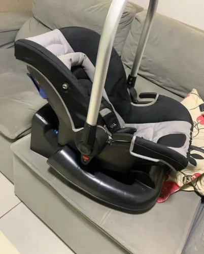 Bebê conforto + base para carro