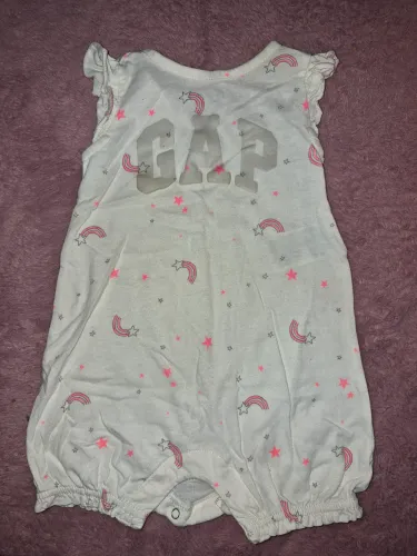 Macaquinho GAP baby 3-6 meses