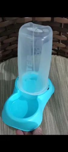 Bebedouro e comedouro automático 