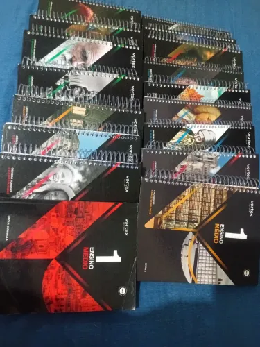 Livros didáticos 1° ano médio