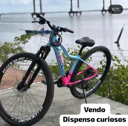 Vendo esta bicicleta semifinal nova