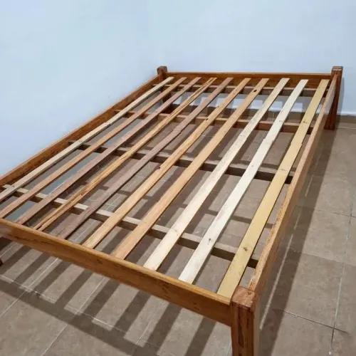 Cama de madeira