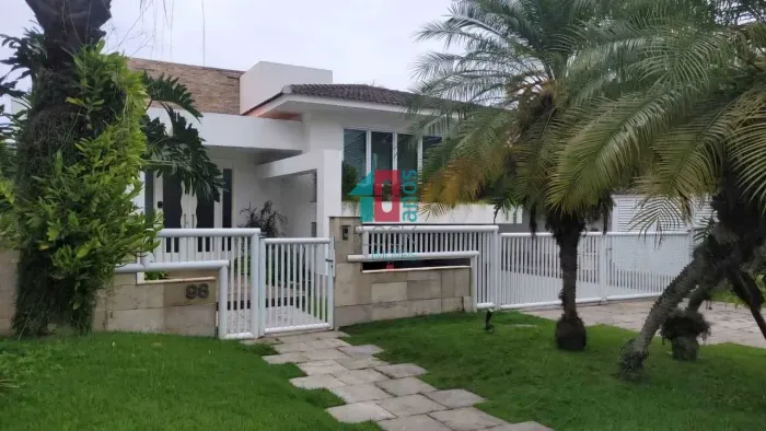 Barra da Tijuca | Casa de Condomínio 4 quartos, sendo 2 suites
