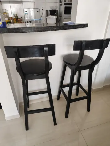 Banquetas de madeira