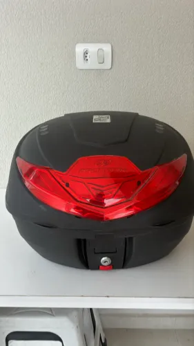 Baú para moto 35 litros com bagageiro