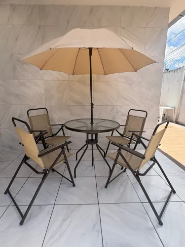 Conjunto mesa e cadeiras área externa