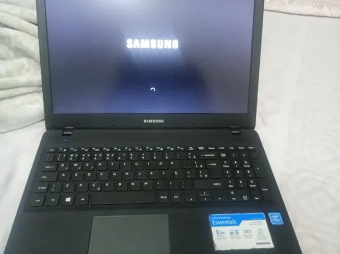 Notebook Samsung Essentials - Intel Celeron | Windows 10 | Ótimo Estado
